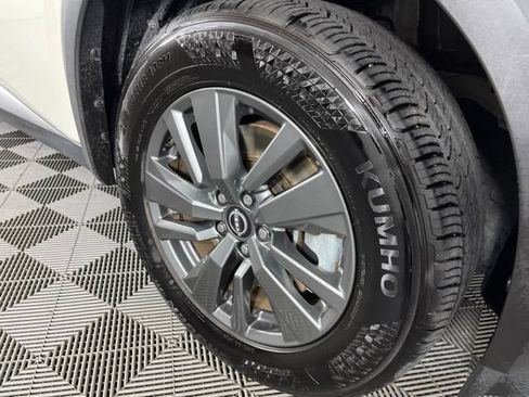 Used 2022 Nissan Pathfinder SV w/ SV Premium Package FWD image 16