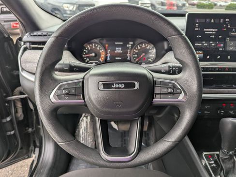 Used 2023 Jeep Compass Sport AWD/4WD image 12