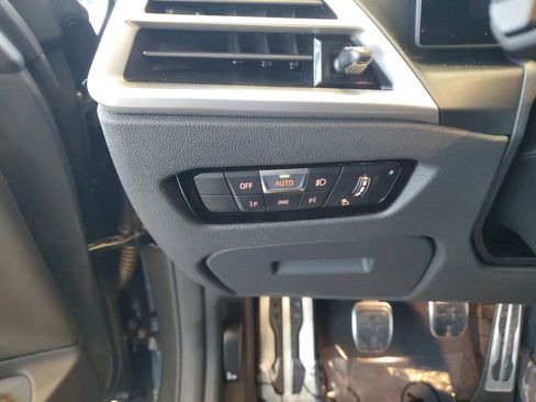 Used 2025 BMW M4 Coupe w/ Executive Package image 32