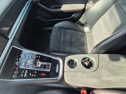 Used 2019 Porsche Panamera GTS image 16
