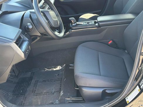 Used 2024 Toyota Prius LE image 23