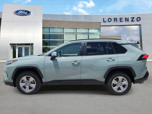 Used 2022 Toyota RAV4 XLE w/ Convenience Package FWD image 6