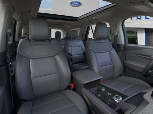 New 2026 Ford Explorer Active w/ Active Comfort Package image 11