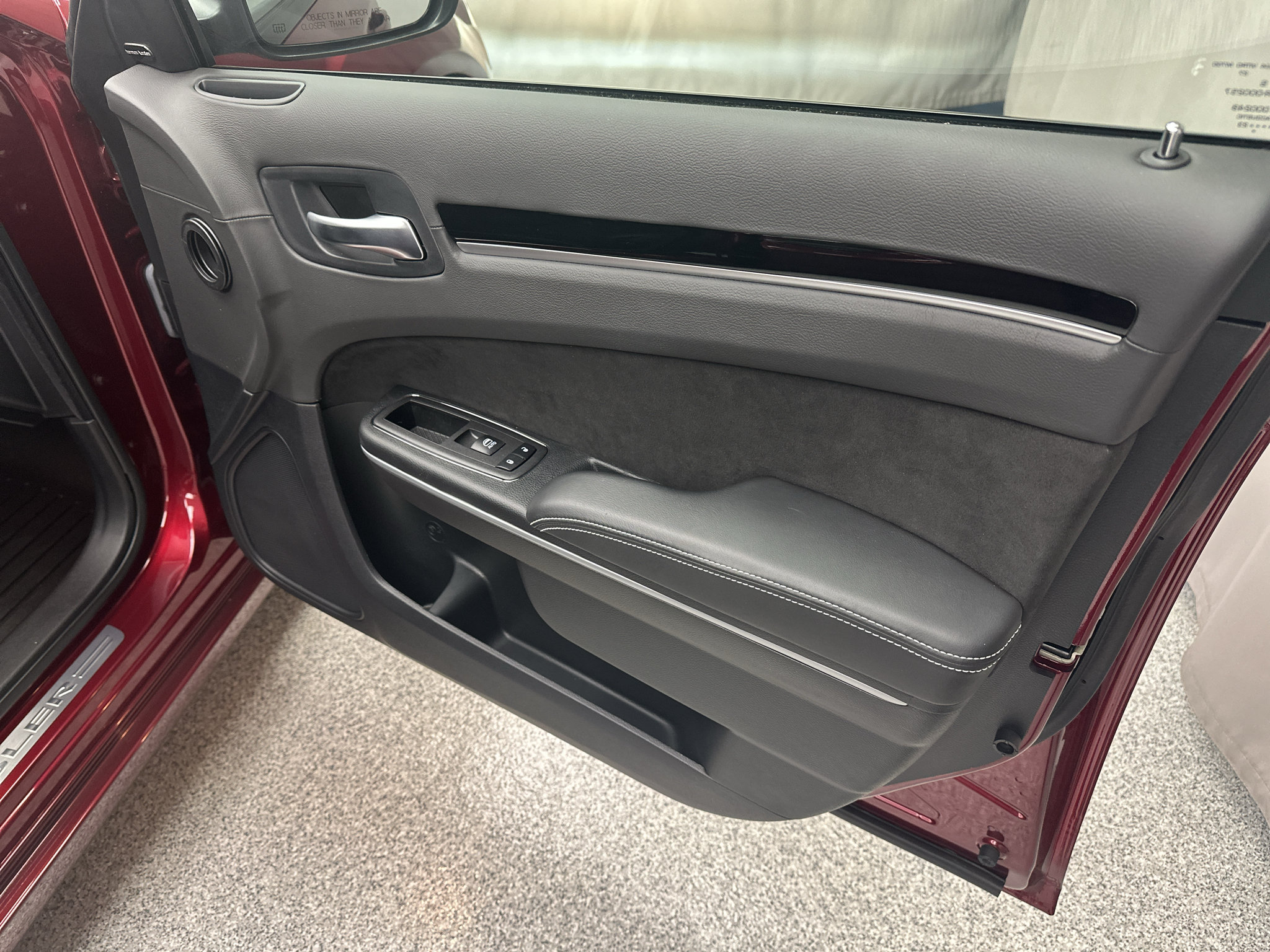 Used 2023 Chrysler 300 C RWD image 19