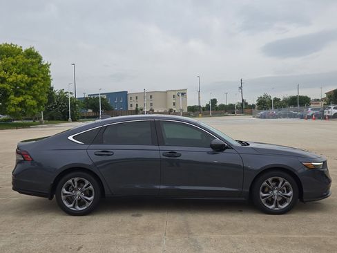 Used 2024 Honda Accord EX image 2