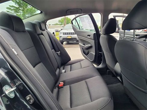 Used 2022 Nissan Altima 2.5 SV image 20