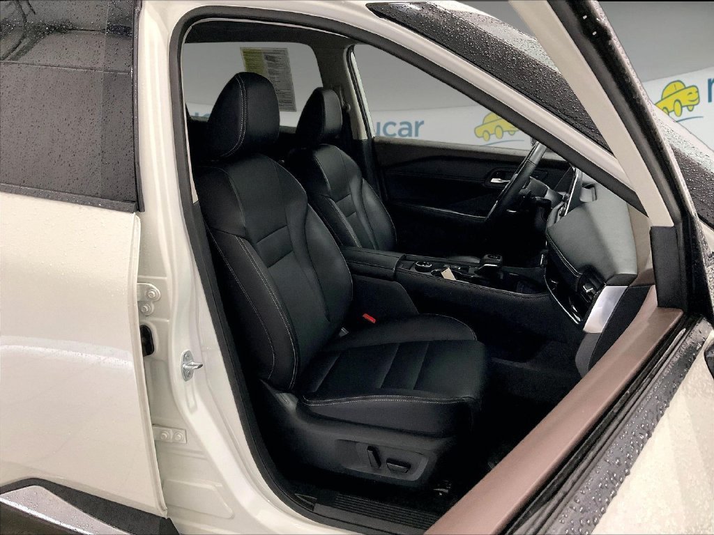 Used 2023 Nissan Rogue SL AWD/4WD image 11