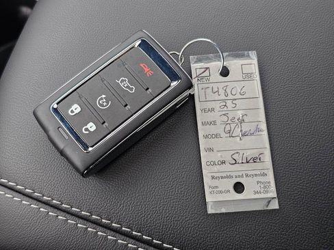 New 2025 Jeep Grand Cherokee Laredo X w/ Luxury Tech Group I image 31