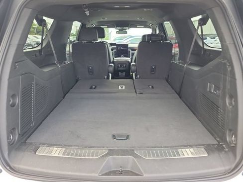 Used 2025 GMC Yukon XL Denali AWD/4WD image 11