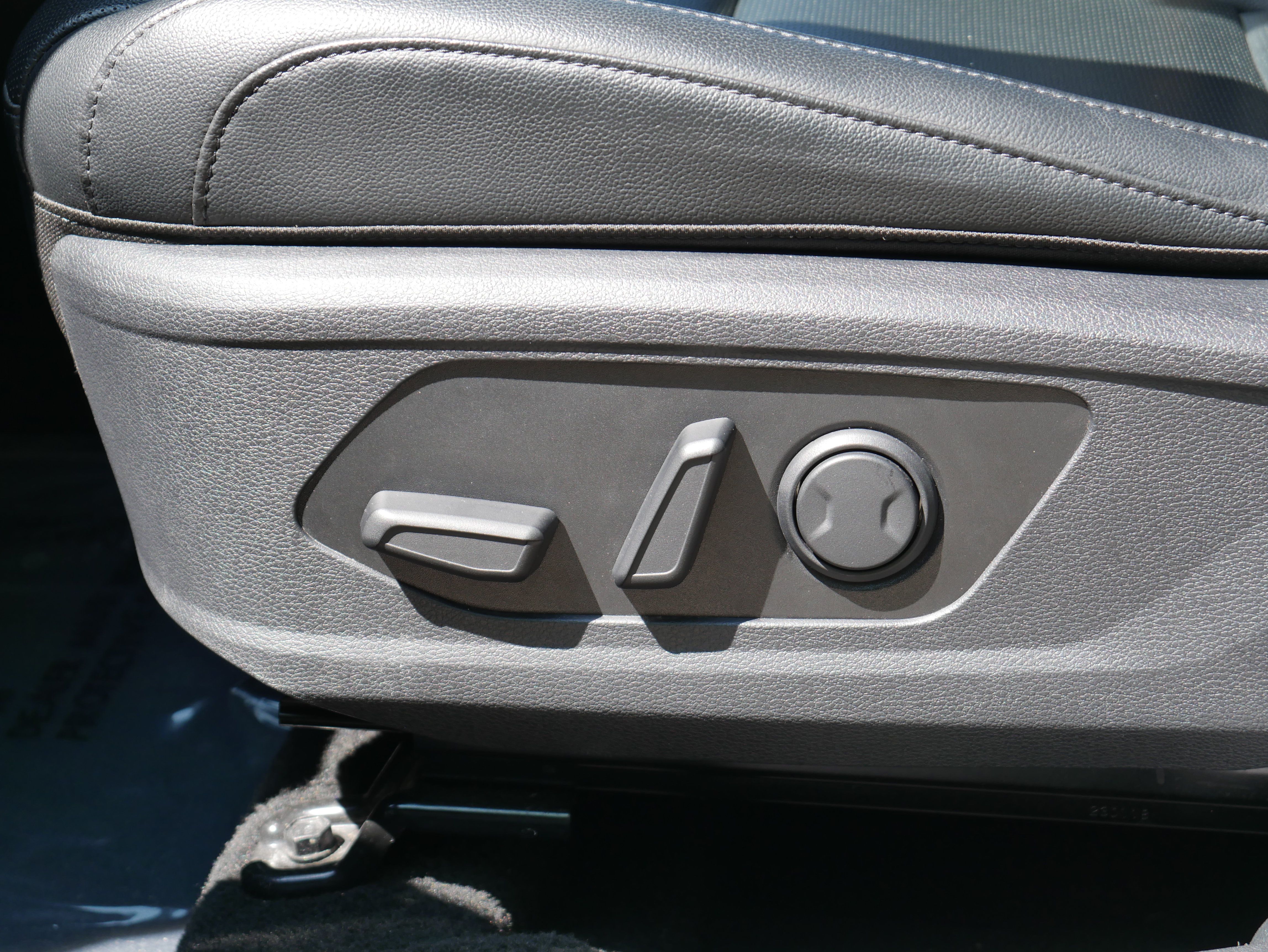 Certified 2024 Kia Sportage EX FWD image 13