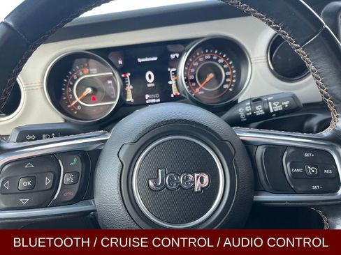 Used 2022 Jeep Wrangler Unlimited Sahara image 14