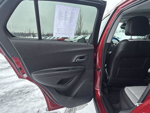 Used 2020 Chevrolet Trax Premier image 21