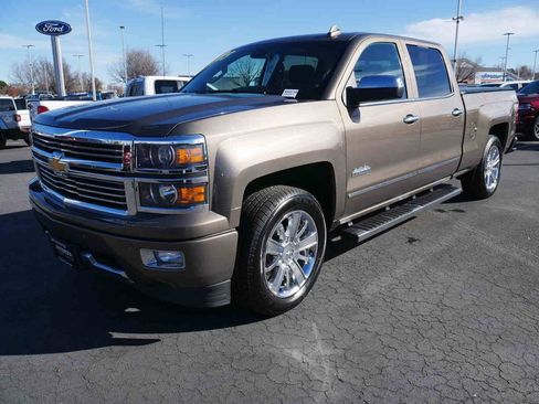 Used 2015 Chevrolet Silverado 1500 High Country w/ High Country Premium Package image 3