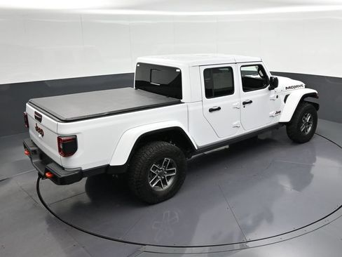 Used 2025 Jeep Gladiator Mojave w/ Convenience Group AWD/4WD image 21