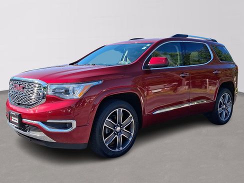 Used 2019 GMC Acadia Denali w/ Technology Package AWD/4WD image 3