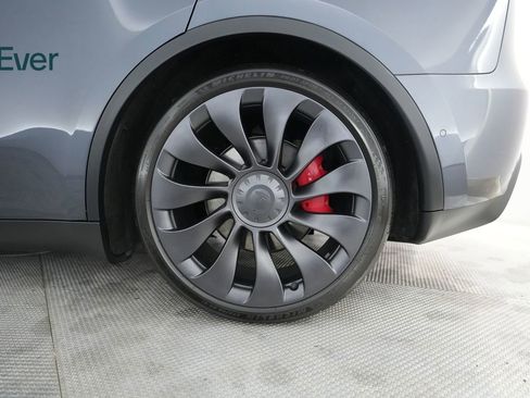 Used 2022 Tesla Model Y Performance image 9