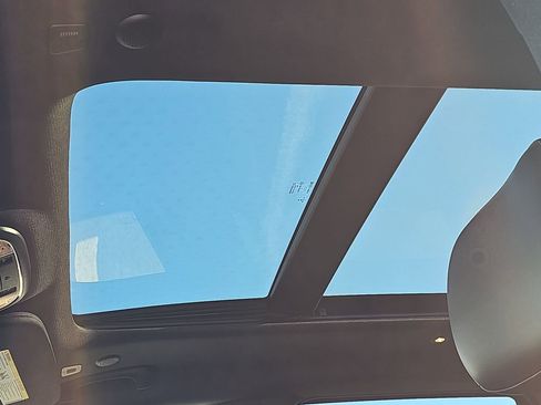 Used 2018 Jeep Grand Cherokee Limited image 36