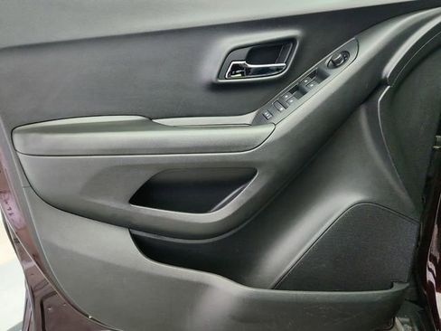 Used 2021 Chevrolet Trax LT image 18