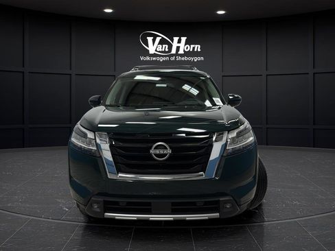 Used 2022 Nissan Pathfinder Platinum w/ Cargo Package AWD/4WD image 2