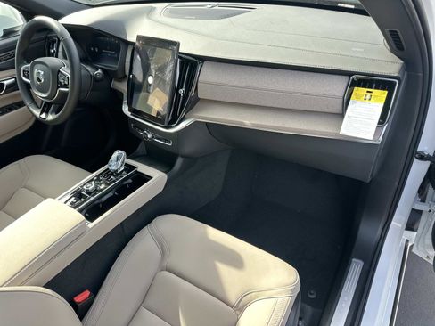 New 2026 Volvo XC90 B6 Plus w/ Protection Package Premier image 22