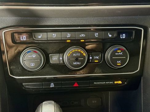 Used 2020 Volkswagen Atlas Cross Sport SEL Premium image 19