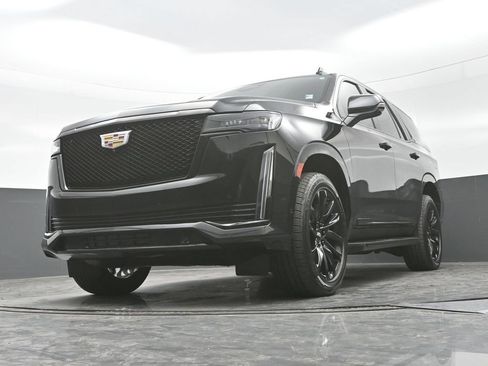 Certified 2022 Cadillac Escalade Sport w/ Touring Package AWD/4WD image 26