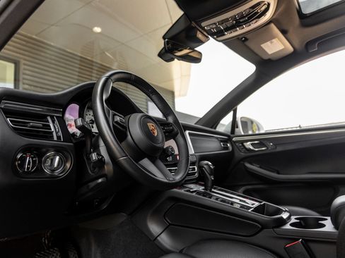 Certified 2024 Porsche Macan GTS AWD/4WD image 4
