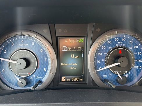 Used 2018 Toyota Sienna XLE w/ XLE Navigation Package image 6