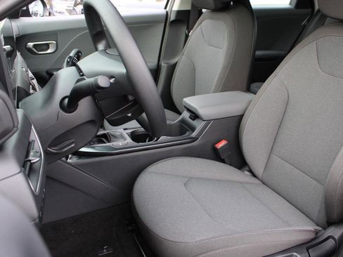 New 2025 Kia K4 LXS image 15