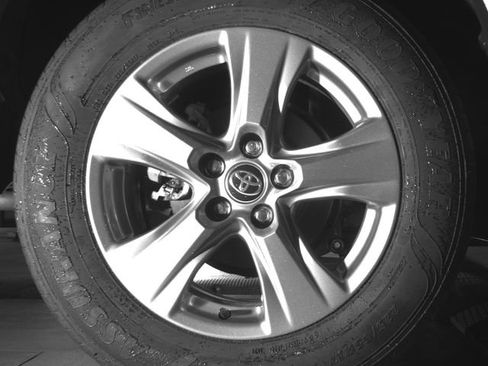 Used 2025 Toyota RAV4 XLE AWD/4WD image 15
