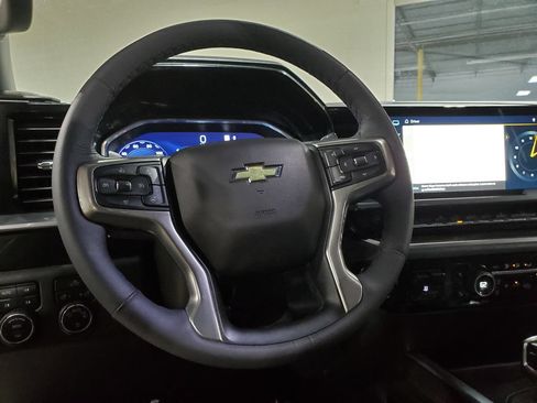 Used 2023 Chevrolet Silverado 1500 LT w/ Z71 Off-Road Package AWD/4WD image 26