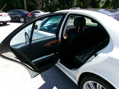 Used 2008 Mercedes-Benz E 350 4MATIC Sedan image 15