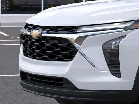 New 2026 Chevrolet Trax LS image 13