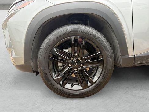 Used 2025 Chevrolet Trax ACTIV FWD image 23