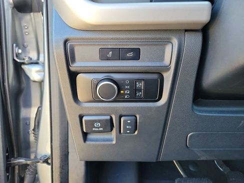 Used 2024 Ford Expedition XLT AWD/4WD image 17