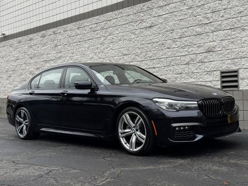 Used 2017 BMW 740i image 42