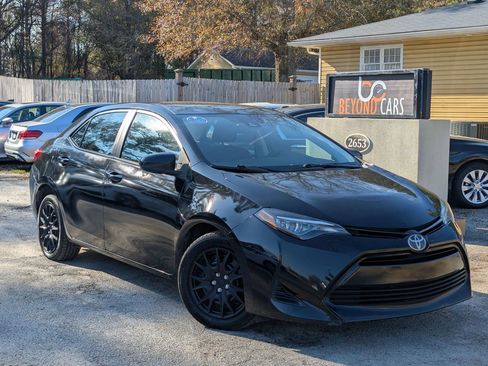 Used 2019 Toyota Corolla LE image 1