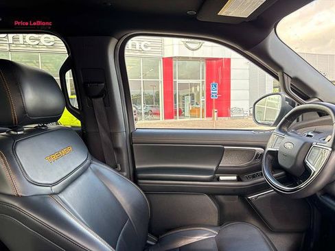 Used 2025 Ford Expedition Tremor AWD/4WD image 10