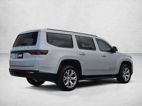 Used 2022 Jeep Wagoneer Series II AWD/4WD image 5
