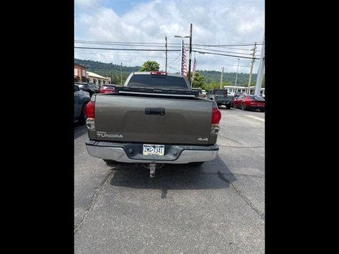 Used 2007 Toyota Tundra SR5 w/ TRD Off-Road Pkg AWD/4WD image 6