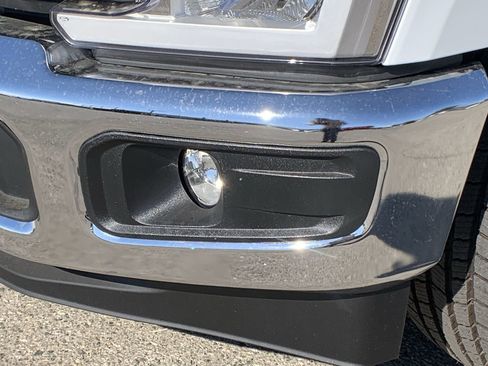 New 2026 Ford F250 XL w/ XL Chrome Package image 12