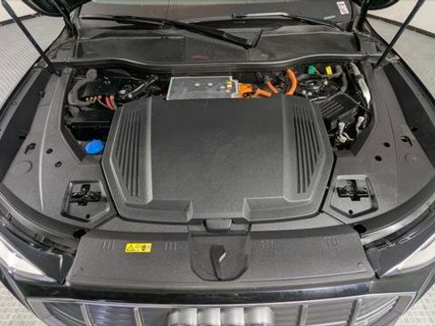 Used 2021 Audi e-tron Premium w/ Towing Package image 34