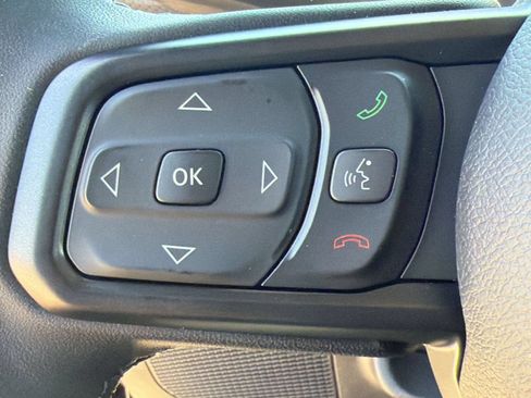 Used 2025 Jeep Wrangler Unlimited Rubicon AWD/4WD image 17