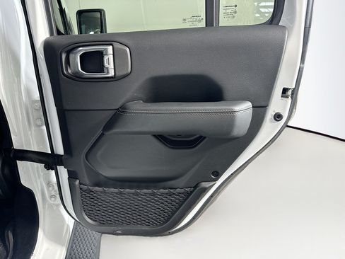 Used 2023 Jeep Wrangler Unlimited Sahara AWD/4WD image 30