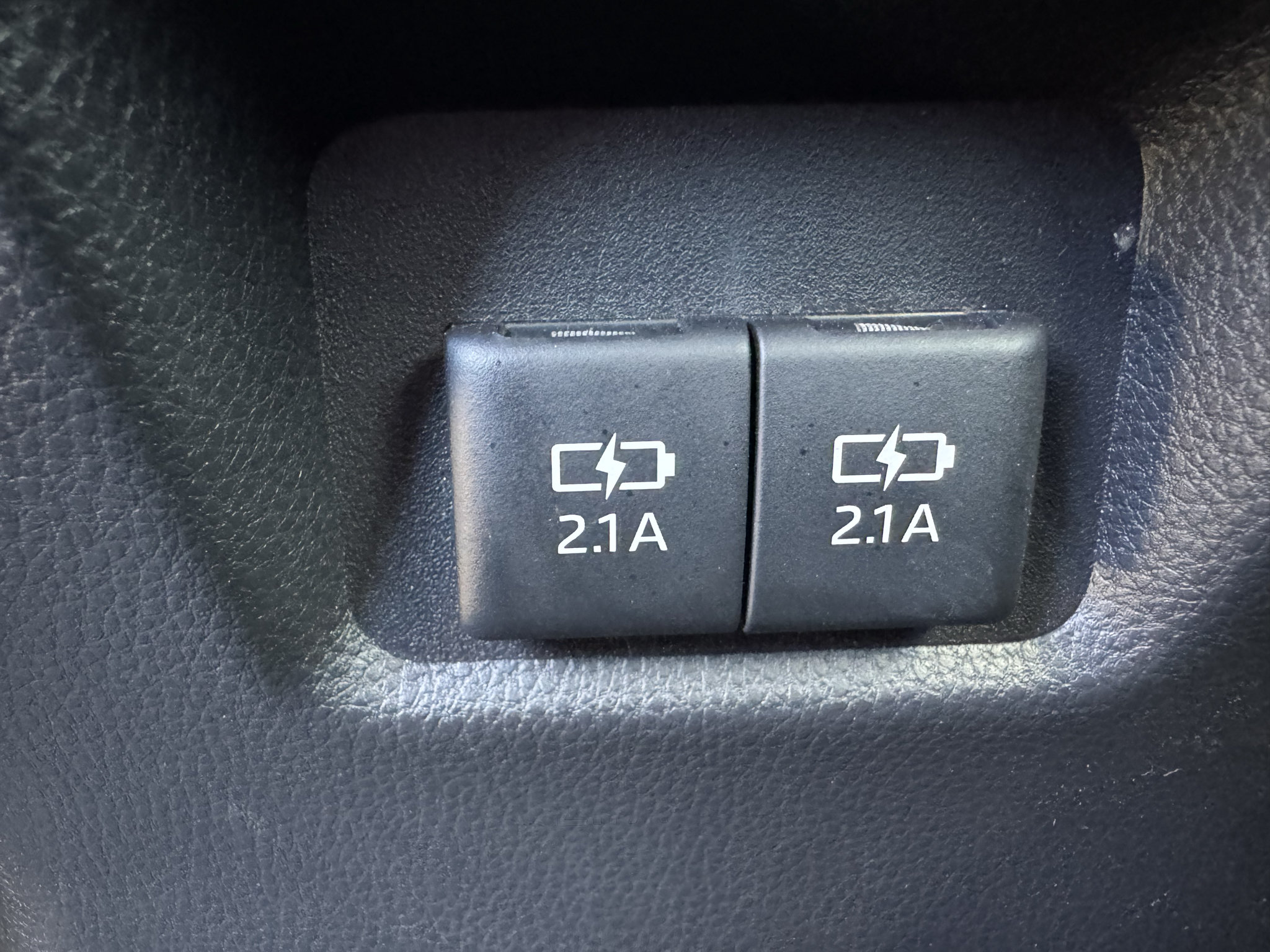Used 2020 Toyota RAV4 XLE Premium AWD/4WD image 28