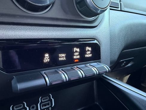 Used 2023 RAM 1500 Big Horn AWD/4WD image 23