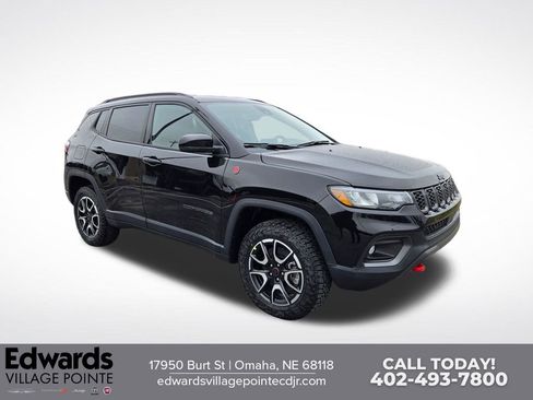 New 2026 Jeep Compass Trailhawk AWD/4WD image 1