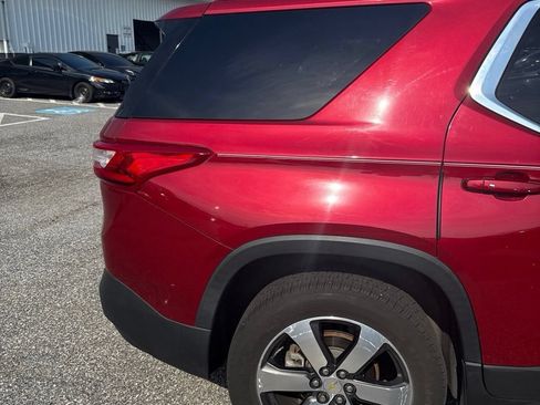 Used 2019 Chevrolet Traverse LT w/ LT Premium Package AWD/4WD image 8