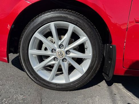 Used 2012 Toyota Prius V Five FWD image 9