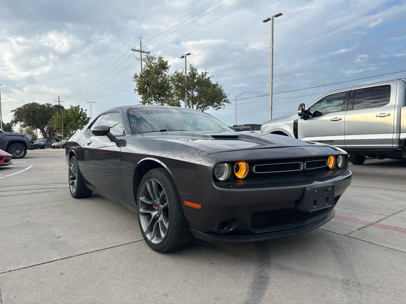 Used 2021 Dodge Challenger SXT RWD image 2